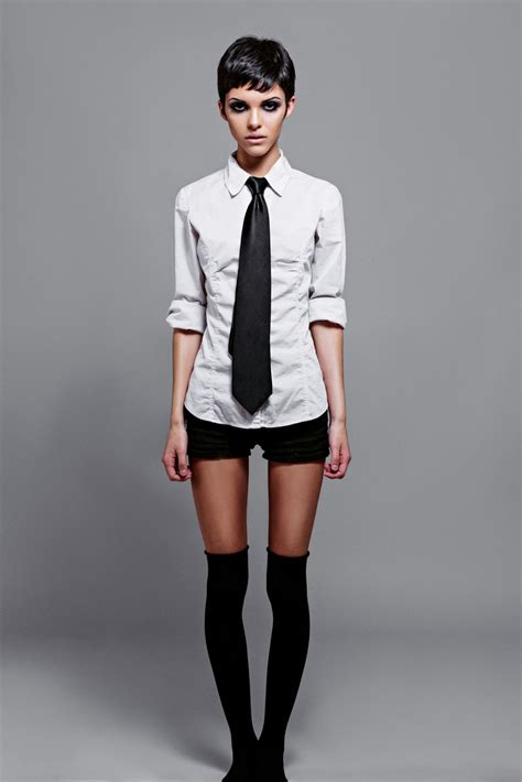 androgynous clothing for women.